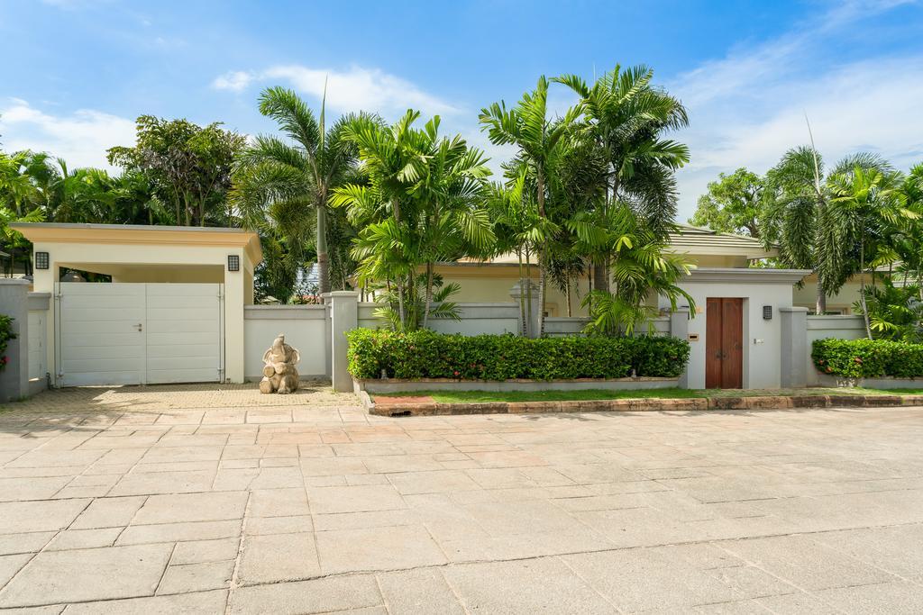 Luxury Pool Villa 44 3BR 6-8 persons Pattaya Exterior foto