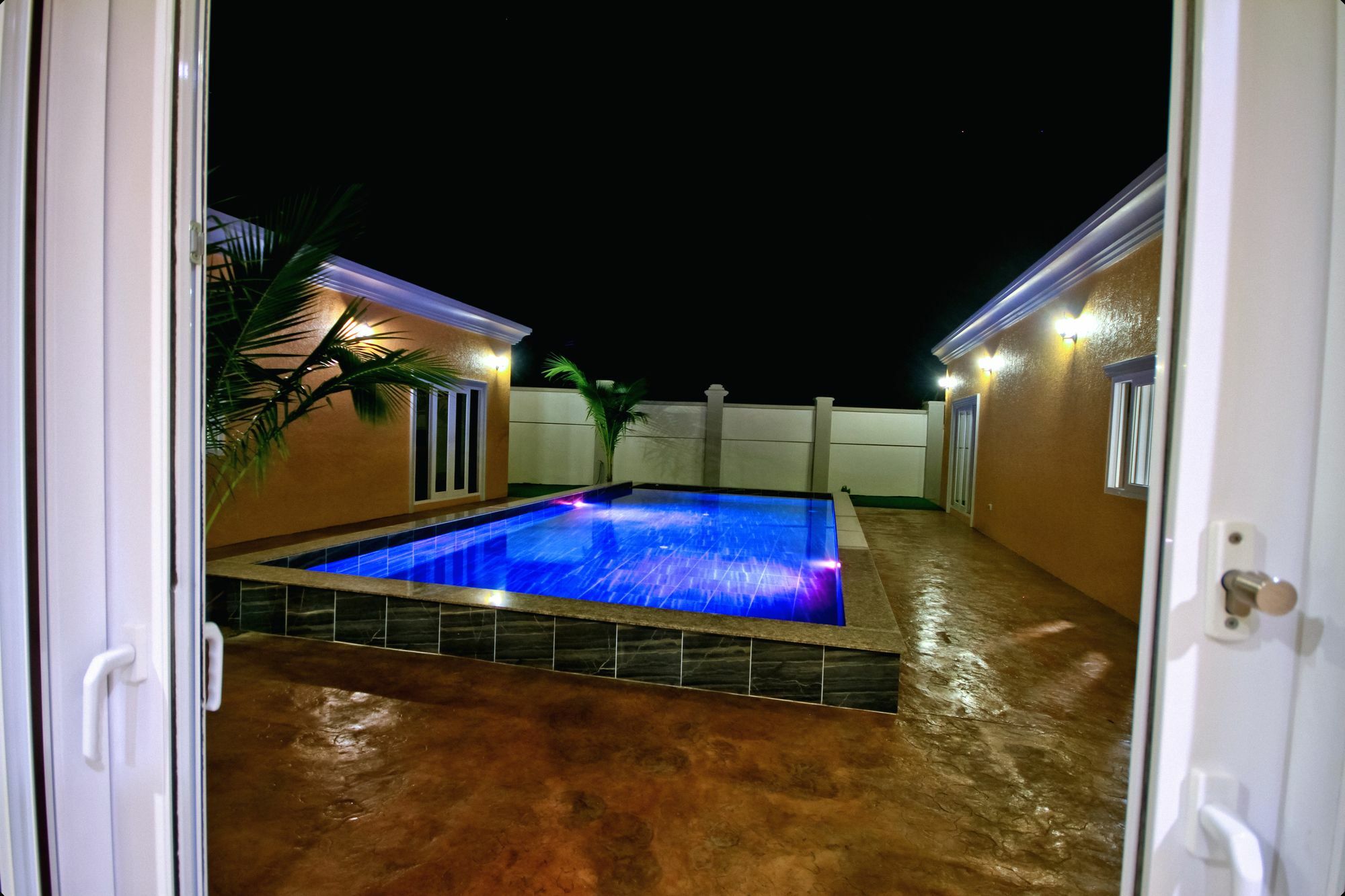 Luxury Pool Villa 44 3BR 6-8 persons Pattaya Exterior foto